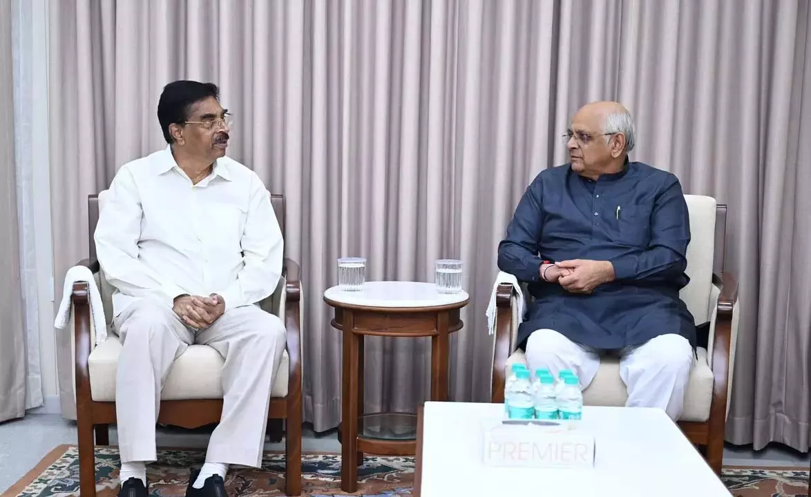 Odisha के राज्यपाल ने गांधीनगर में गुजरात के मुख्यमंत्री से मुलाकात की Odisha के राज्यपाल ने गांधीनगर में गुजरात के मुख्यमंत्री से मुलाकात की