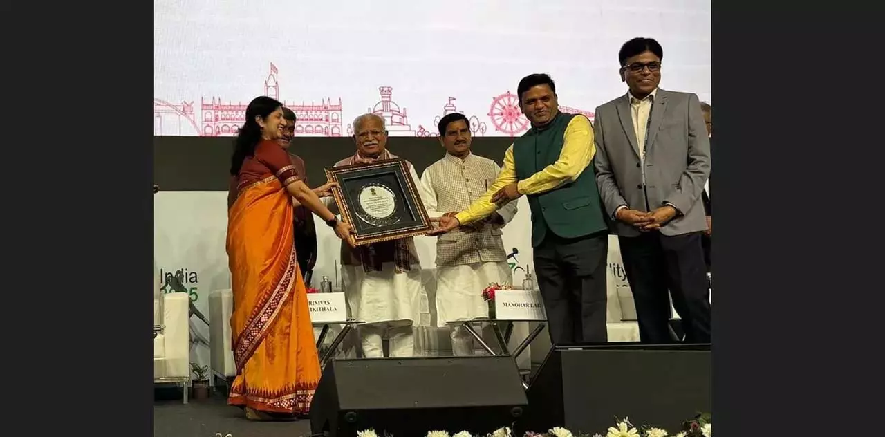 Odisha : अर्बन ट्रांसपोर्ट में अमा बस, अमा ई-राइड के लिए स्पेशल मेंशन अवॉर्ड मिला Odisha : अर्बन ट्रांसपोर्ट में अमा बस, अमा ई-राइड के लिए स्पेशल मेंशन अवॉर्ड मिला