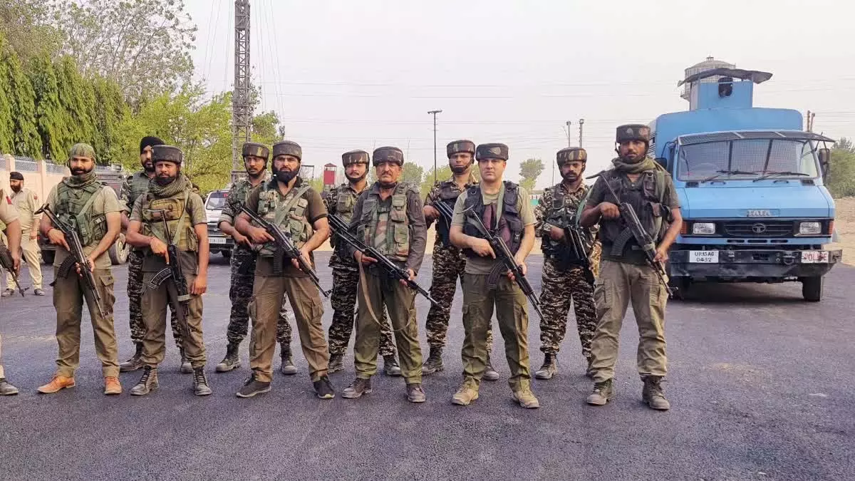 300 किलो RDX बरामद, डॉक्टर के घर रेड, मचा हड़कंप 300 किलो RDX बरामद, डॉक्टर के घर रेड, मचा हड़कंप
