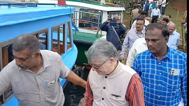 Tamil Nadu : मॉनिटरिंग टीम ने मुल्लापेरियार बांध का निरीक्षण किया Tamil Nadu : मॉनिटरिंग टीम ने मुल्लापेरियार बांध का निरीक्षण किया