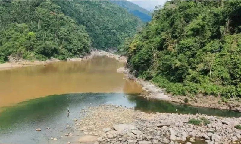 Meghalaya: शिलांग-डॉकी सड़क निर्माण से उमंगोट नदी प्रदूषित, NHIDCL पर जुर्माना Meghalaya: शिलांग-डॉकी सड़क निर्माण से उमंगोट नदी प्रदूषित, NHIDCL पर जुर्माना