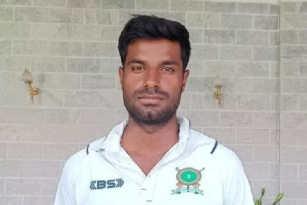 Meghalaya: लगातार आठ छक्कों के साथ आकाश चौधरी ने दिखाया बल्लेबाजी का दम Meghalaya: लगातार आठ छक्कों के साथ आकाश चौधरी ने दिखाया बल्लेबाजी का दम