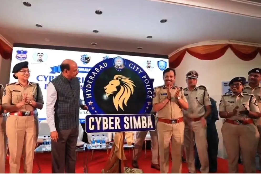Hyderabad में साइबर अपराधों पर पुलिस की चेतावनी, रोजाना करोड़ों की ठगी Hyderabad में साइबर अपराधों पर पुलिस की चेतावनी, रोजाना करोड़ों की ठगी