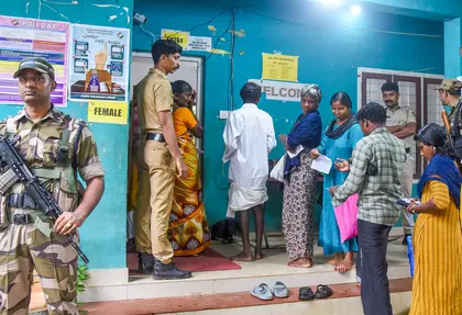 Kerala में स्थानीय निकाय चुनाव 9 और 11 दिसंबर को, मतगणना 13 दिसंबर को Kerala में स्थानीय निकाय चुनाव 9 और 11 दिसंबर को, मतगणना 13 दिसंबर को