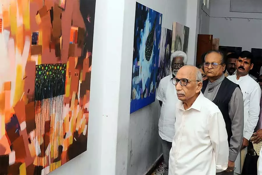 Kalaburagi : बी.एन. पाटिल की एकल चित्रकला प्रदर्शनी का उद्घाटन हुआ Kalaburagi : बी.एन. पाटिल की एकल चित्रकला प्रदर्शनी का उद्घाटन हुआ