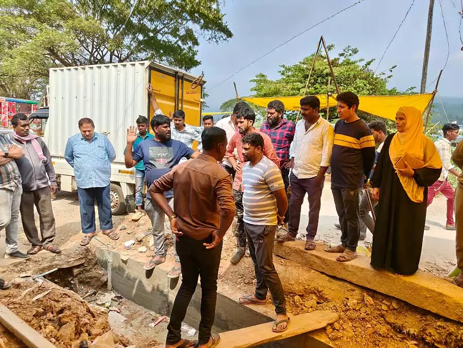 Aldur : केनेल बंद करने वालों के खिलाफ कार्रवाई करने की मांग Aldur : केनेल बंद करने वालों के खिलाफ कार्रवाई करने की मांग