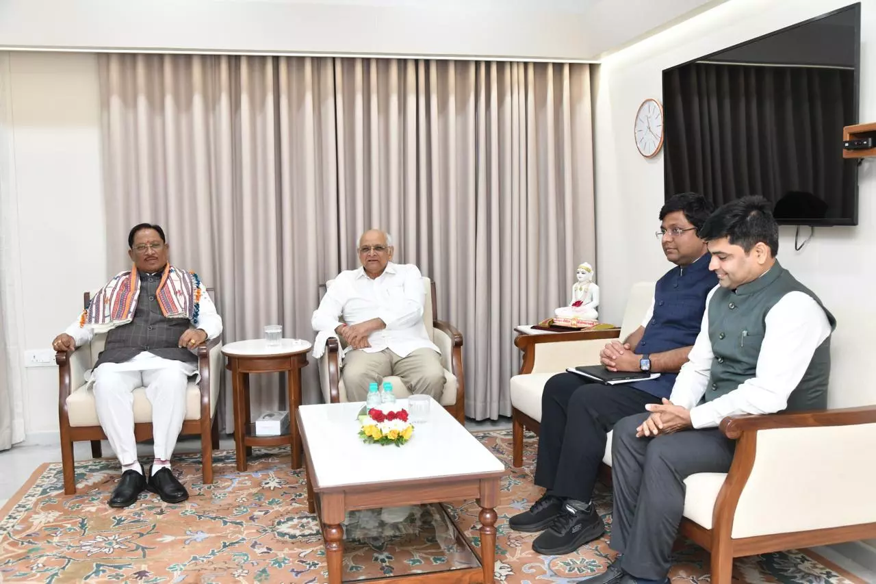 वाइब्रेंट गुजरात समिट की सफलता और सीएम डैशबोर्ड से प्रभावित हुए मुख्यमंत्री साय वाइब्रेंट गुजरात समिट की सफलता और सीएम डैशबोर्ड से प्रभावित हुए मुख्यमंत्री साय
