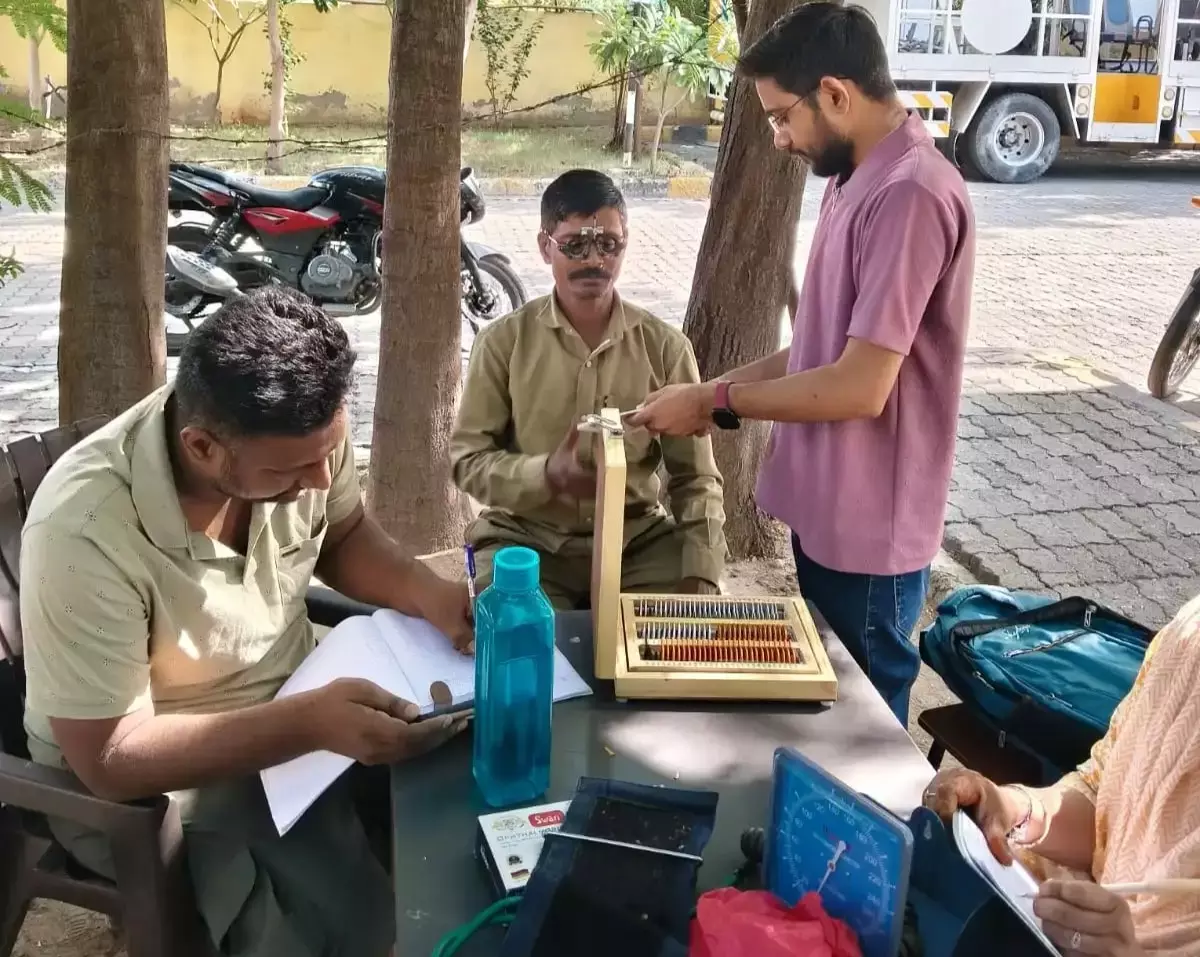 Jaipur: 1.90 लाख लोगों तक पहुंचा सड़क सुरक्षा अभियान का संदेश Jaipur: 1.90 लाख लोगों तक पहुंचा सड़क सुरक्षा अभियान का संदेश