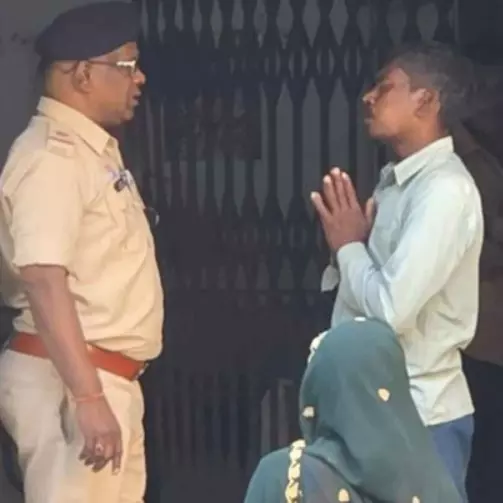 500 रुपए दो और ले जाओ शव, मर गई इंसानियत 500 रुपए दो और ले जाओ शव, मर गई इंसानियत