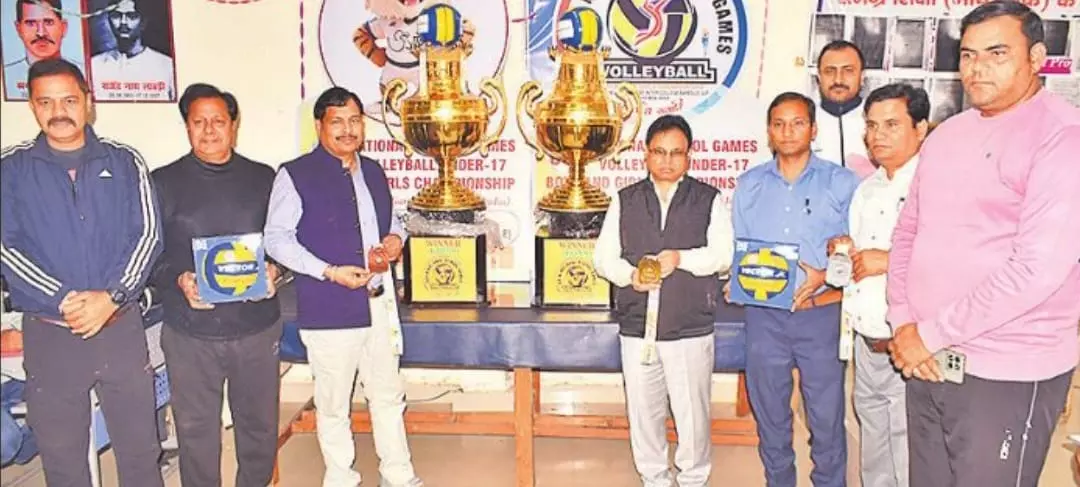 Bareilly: राष्ट्रीय वालीबॉल प्रतियोगिता की ट्रॉफी का शुभ अनावरण किया गया Bareilly: राष्ट्रीय वालीबॉल प्रतियोगिता की ट्रॉफी का शुभ अनावरण किया गया