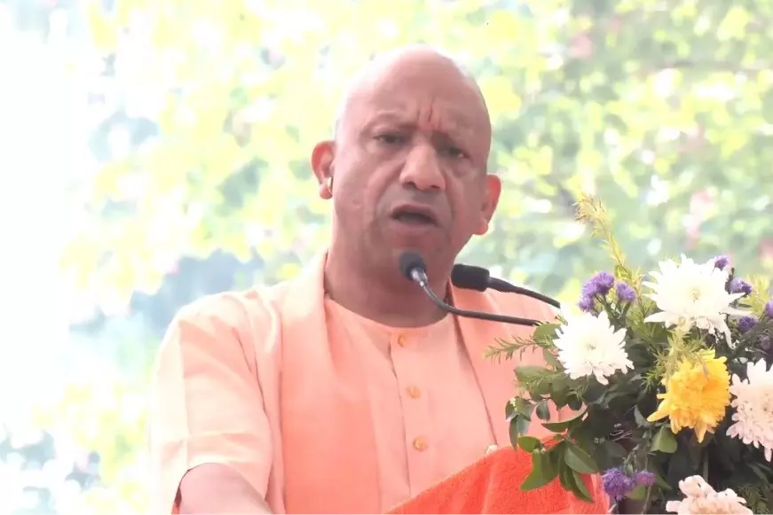 स्कूलों और शिक्षण संस्थानों में वंदे मातरम गाना अनिवार्य होगा: सीएम योगी स्कूलों और शिक्षण संस्थानों में वंदे मातरम गाना अनिवार्य होगा: सीएम योगी