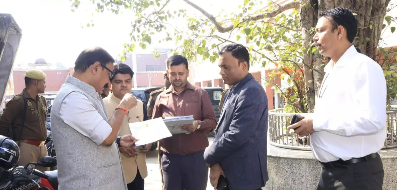 Bareilly: डुप्लीकेट प्रविष्टियों की जांच व बीएलओ कार्य में तेजी लाने के निर्देश Bareilly: डुप्लीकेट प्रविष्टियों की जांच व बीएलओ कार्य में तेजी लाने के निर्देश