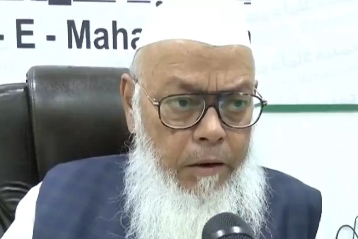 वंदे मातरम विवाद: मुस्लिम धर्मगुरु ने बच्चों को स्कूल से निकालने की अपील की वंदे मातरम विवाद: मुस्लिम धर्मगुरु ने बच्चों को स्कूल से निकालने की अपील की