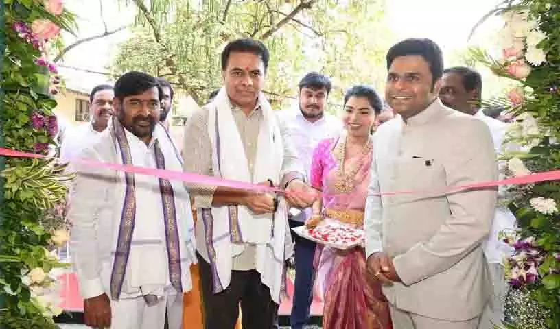 KT रामा राव ने हैदराबाद में अर्डोर आईटी सॉल्यूशंस कार्यालय का उद्घाटन किया KT रामा राव ने हैदराबाद में अर्डोर आईटी सॉल्यूशंस कार्यालय का उद्घाटन किया