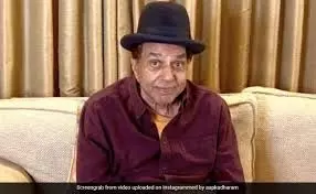 Dharmendra की तबीयत नाजुक, हॉस्पिटल पहुंचे सनी देओल और परिवार, दोस्त बोले -दवाईयों का असर नहीं Dharmendra की तबीयत नाजुक, हॉस्पिटल पहुंचे सनी देओल और परिवार, दोस्त बोले -दवाईयों का असर नहीं