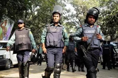 Bangladesh ने पाकिस्तान से आए कंटेनर में अफीम के बीज जब्त किए Bangladesh ने पाकिस्तान से आए कंटेनर में अफीम के बीज जब्त किए