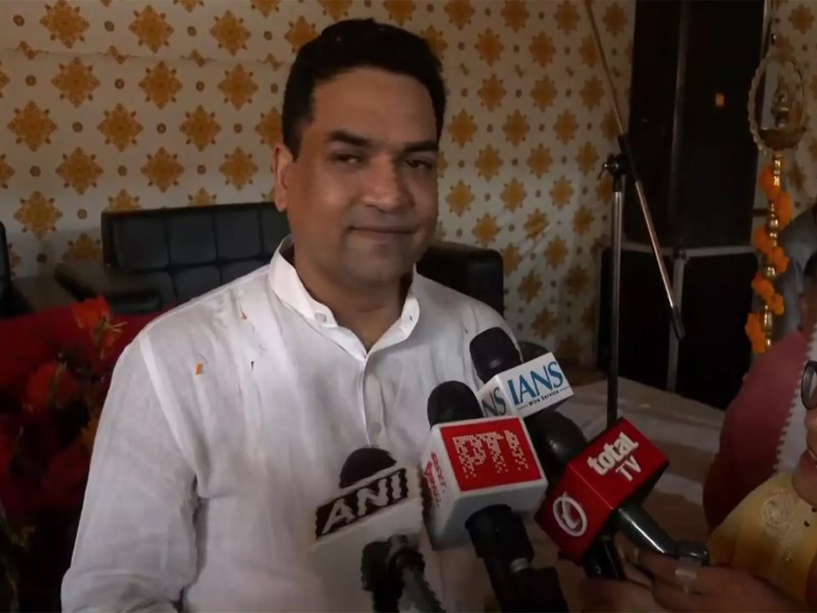 अदालत ने मिश्रा के पुनरीक्षण को स्वीकार किया अदालत ने मिश्रा के पुनरीक्षण को स्वीकार किया