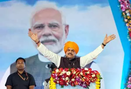 मध्य प्रदेश में लाडली बहनाओं में खुशी की लहर, 250 रुपए का किया इजाफा मध्य प्रदेश में लाडली बहनाओं में खुशी की लहर, 250 रुपए का किया इजाफा