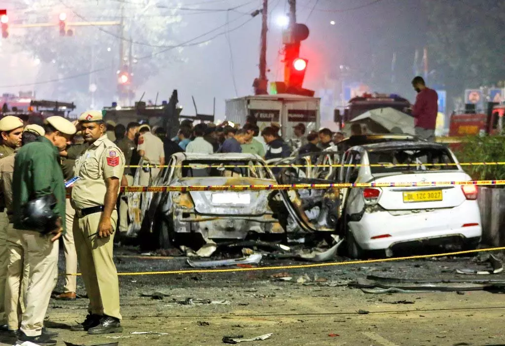 लाल किला ब्लास्ट: विस्फोट में इस्तेमाल i-20 कार के असली मालिक सलमान हिरासत में लाल किला ब्लास्ट: विस्फोट में इस्तेमाल i-20 कार के असली मालिक सलमान हिरासत में