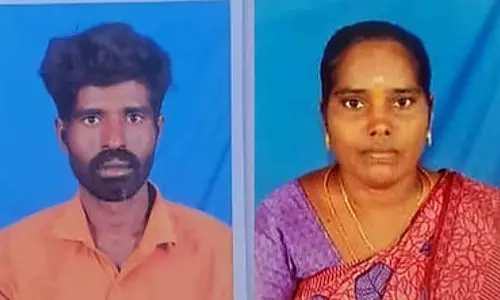 Tamil Nadu : गवर्नर के ऑफिस में अर्जी देने आए एक कपल ने खुद को आग लगा ली Tamil Nadu : गवर्नर के ऑफिस में अर्जी देने आए एक कपल ने खुद को आग लगा ली