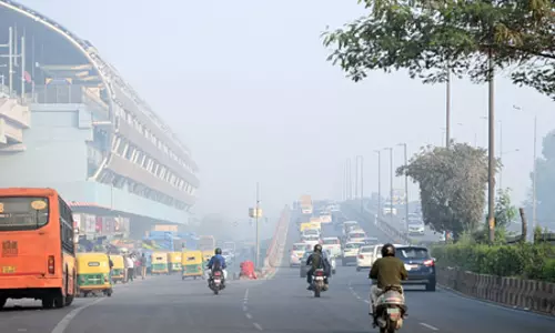 दिल्ली एनसीआर में सांस लेना मुश्किल, ज्यादातर इलाकों में एक्यूआई 300 से 400 के बीच दर्ज दिल्ली एनसीआर में सांस लेना मुश्किल, ज्यादातर इलाकों में एक्यूआई 300 से 400 के बीच दर्ज