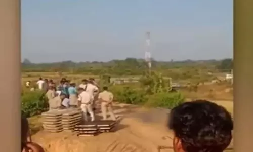 Odisha : मयूरभंज में साप्ताहिक बाज़ार में किसान की गोली मारकर हत्या Odisha : मयूरभंज में साप्ताहिक बाज़ार में किसान की गोली मारकर हत्या