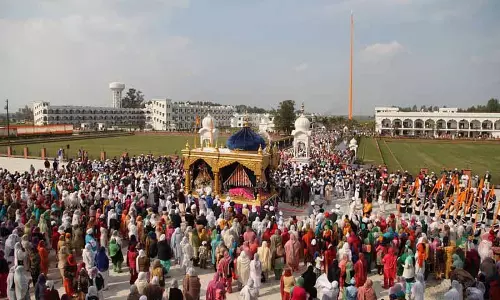 Jalandhar धार्मिक आयोजन पर प्रदूषण का साया, विदेशी श्रद्धालुओं ने प्रशासन से की शिकायत Jalandhar धार्मिक आयोजन पर प्रदूषण का साया, विदेशी श्रद्धालुओं ने प्रशासन से की शिकायत