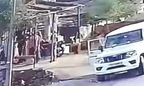 दुकानदार को आबकारी टीम ने जबरन धमकाया, बेटी के साथ भी मारपीट करने का लगाया आरोप