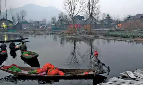 कश्मीर घाटी में न्यूनतम तापमान में गिरावट कश्मीर घाटी में न्यूनतम तापमान में गिरावट
