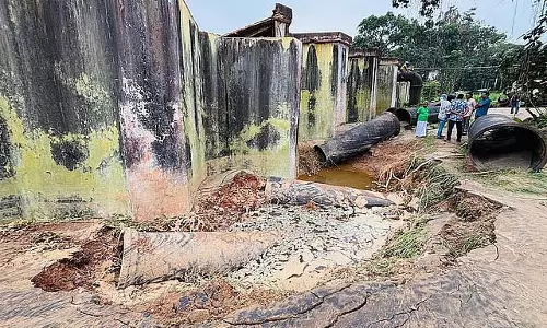 कोच्चि में अचानक पानी का टैंक फट गया: 13 मिलियन लीटर पानी लीक हो गया