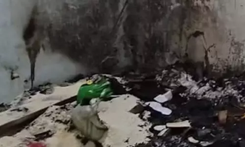 कांग्रेस नेता की जलकर मौत, जांच जारी