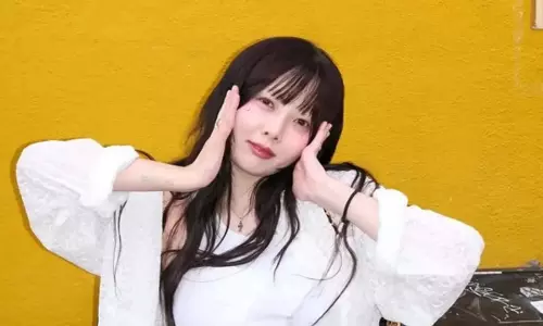 HyunA वाटरबॉम्ब मकाऊ स्टेज पर गिरीं, प्रशंसकों की चिंताओं के बीच मांगी माफ़ी HyunA वाटरबॉम्ब मकाऊ स्टेज पर गिरीं, प्रशंसकों की चिंताओं के बीच मांगी माफ़ी