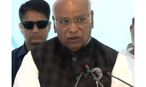 महागठबंधन बिहार को 20 साल के कमजोर शासन से मुक्ति दिलाएगा: Mallikarjun Kharge महागठबंधन बिहार को 20 साल के कमजोर शासन से मुक्ति दिलाएगा: Mallikarjun Kharge