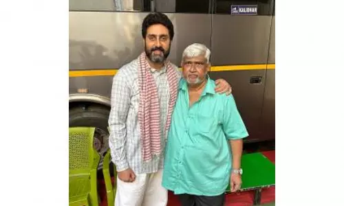 Abhishek Bachchan: अपने मेकअप आर्टिस्ट अशोक सावंत के निधन पर शोक व्यक्त किया Abhishek Bachchan: अपने मेकअप आर्टिस्ट अशोक सावंत के निधन पर शोक व्यक्त किया