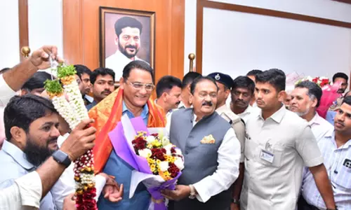 अज़हरुद्दीन ने Telangana कैबिनेट मंत्री के रूप में कार्यभार संभाला अज़हरुद्दीन ने Telangana कैबिनेट मंत्री के रूप में कार्यभार संभाला
