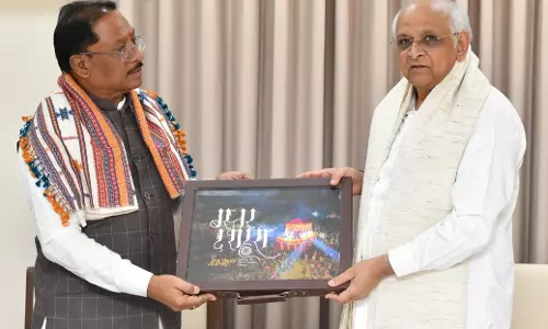 CM विष्णुदेव साय ने गांधीनगर में गुजरात के मुख्यमंत्री भूपेंद्र पटेल से की सौजन्य भेंट