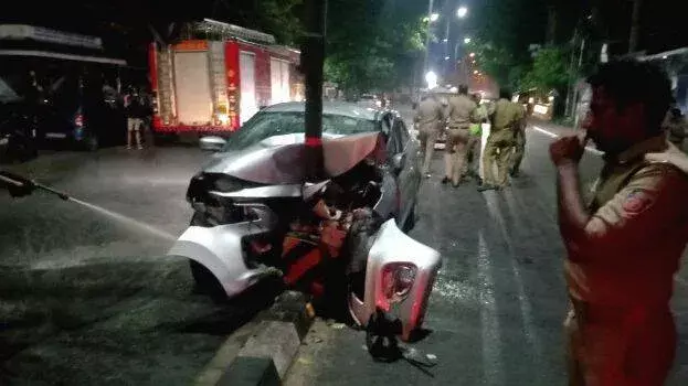 Kerala: तिरुवनंतपुरम के पट्टूर में कार हादसा, तीन गंभीर रूप से घायल Kerala: तिरुवनंतपुरम के पट्टूर में कार हादसा, तीन गंभीर रूप से घायल