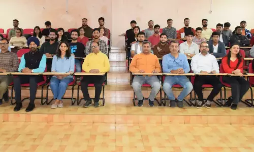 Jammu: छात्रों को रोजगार कौशल सिखाने के लिए एसएमवीडीयू में प्रशिक्षण कार्यशाला Jammu: छात्रों को रोजगार कौशल सिखाने के लिए एसएमवीडीयू में प्रशिक्षण कार्यशाला
