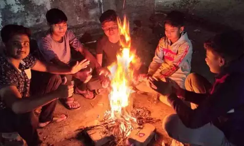 Nashik: निफाड़ में पारा 9.5°C तक गिरा, सर्दी का प्रकोप बढ़ा Nashik: निफाड़ में पारा 9.5°C तक गिरा, सर्दी का प्रकोप बढ़ा