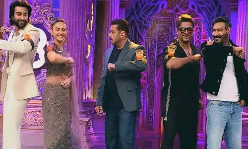 रकुल प्रीत सिंह De De Pyaar De 2 की प्रमोशनल तस्वीरें हुई वायरल रकुल प्रीत सिंह De De Pyaar De 2 की प्रमोशनल तस्वीरें हुई वायरल