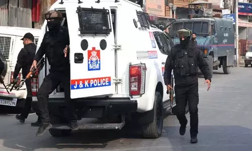 Jammu and Kashmir में आतंकी मॉड्यूल का भंडाफोड़, 2 डॉक्टरों समेत 7 गिरफ्तार Jammu and Kashmir में आतंकी मॉड्यूल का भंडाफोड़, 2 डॉक्टरों समेत 7 गिरफ्तार