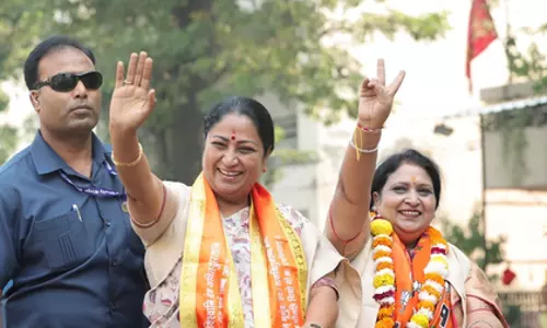 MCD उपचुनाव: रेखा गुप्ता भाजपा प्रत्याशियों के रोड शो में शामिल MCD उपचुनाव: रेखा गुप्ता भाजपा प्रत्याशियों के रोड शो में शामिल