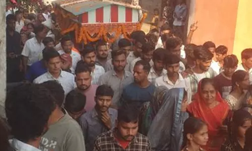 Bareilly: भक्तों ने ओंकारेश्वर से पदयात्रा द्वारा लाए शिवलिंग का किया अभिनंदन