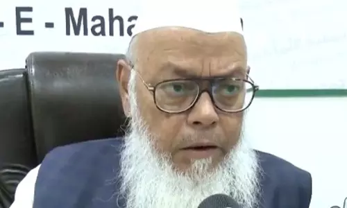 वंदे मातरम विवाद: मुस्लिम धर्मगुरु ने बच्चों को स्कूल से निकालने की अपील की