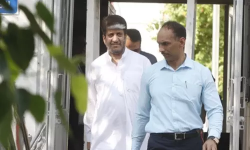J&K: सुप्रीम कोर्ट ने शब्बीर शाह के हिरासत आदेशों की मांग खारिज