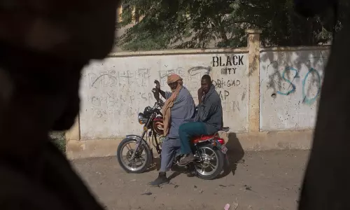 Mali: राजधानी के पास अलकायदा से जुड़े आतंकवादी समूह ने पांच भारतीयों का अपहरण, दूतावास प्रयासरत