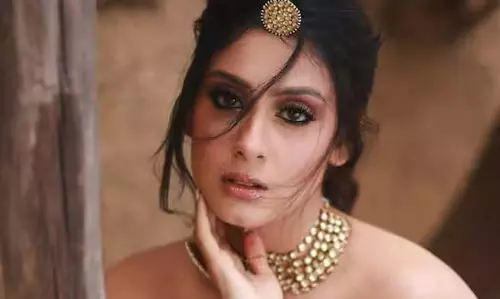Isha Malviya ने एक्स के प्यार में फिर से पड़ने का किया खुलासा Isha Malviya ने एक्स के प्यार में फिर से पड़ने का किया खुलासा