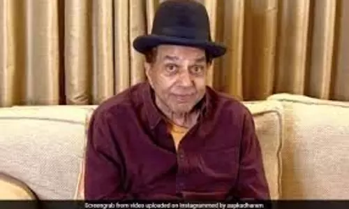 Dharmendra की तबीयत नाजुक, हॉस्पिटल पहुंचे सनी देओल और परिवार, दोस्त बोले -दवाईयों का असर नहीं Dharmendra की तबीयत नाजुक, हॉस्पिटल पहुंचे सनी देओल और परिवार, दोस्त बोले -दवाईयों का असर नहीं