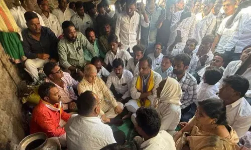 Prakash Ambedkar ने पोस्टमार्टम रिपोर्ट को लेकर मृतक डॉक्टर पर दबाव का आरोप लगाया Prakash Ambedkar ने पोस्टमार्टम रिपोर्ट को लेकर मृतक डॉक्टर पर दबाव का आरोप लगाया