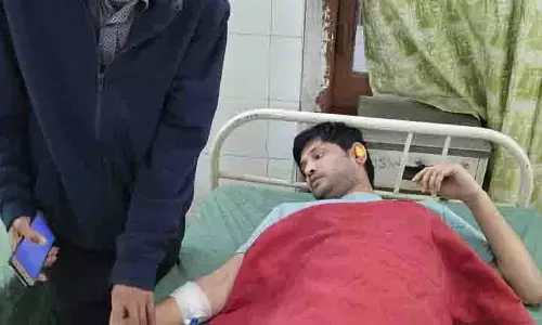 Hazaribagh: आभूषण विवाद में महिला ने पति पर पालतू कुत्ता छोड़ दिया Hazaribagh: आभूषण विवाद में महिला ने पति पर पालतू कुत्ता छोड़ दिया